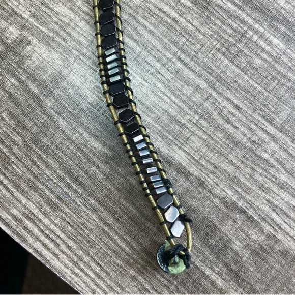 Black and Gold Wearable Tech Bracelet - Picture 7 of 10